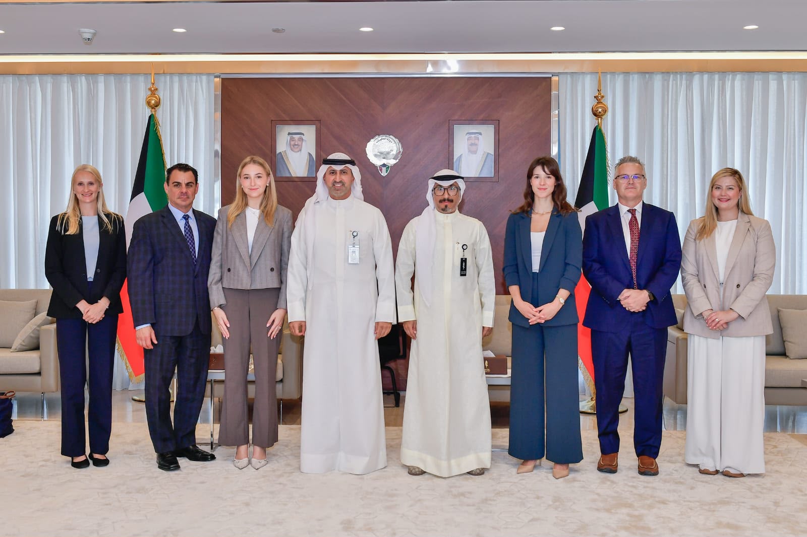 وكيل وزارة النفط يبحث مع وفد من الكونغرس الأمريكي تعزيز التعاون في مجال الطاقة